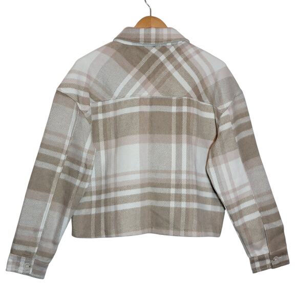 Francesca's Lydia Cropped Plaid Shacket Tan Cream Fall Winter Layering Jacket L - Picture 9 of 15